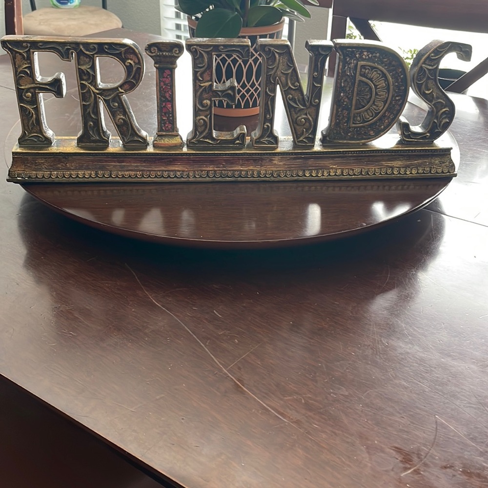 ‘Friends’ ceramic home decor/sign.